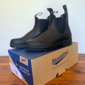 Blundstone brand Chelsea boots